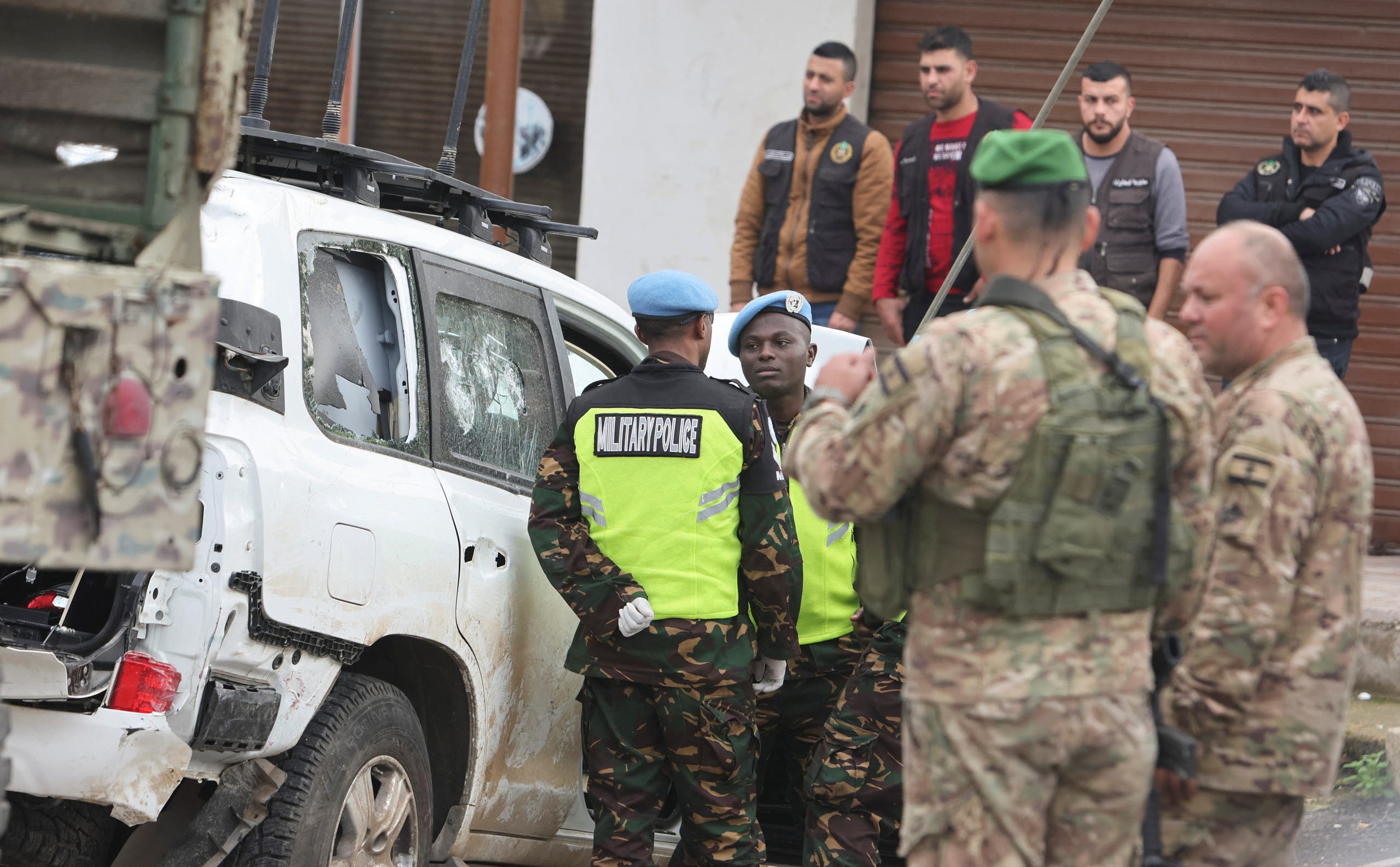 آلية اليونيفيل التي تعرضت لإطلاق نار في جنوب لبنان