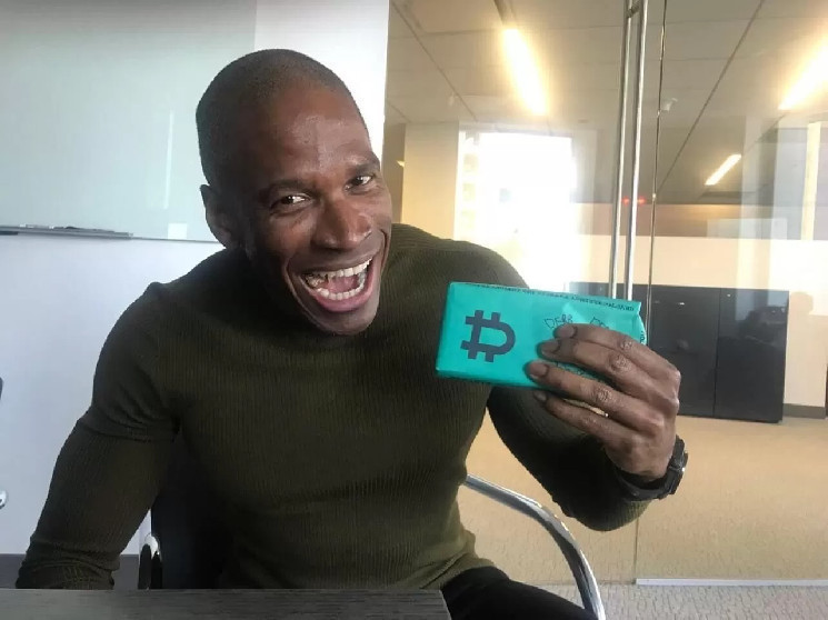 مؤسس BitMEX، آرثر هايز، اشترى هاتين العملتين البديلتين! كان هناك قفزة مفاجئة في الأسعار!