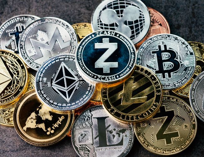 التطبيقات اللامركزية الأكثر نجاحًا: أفضل 5 رموز تُحدث تحولًا في التمويل اللامركزي في الربع الثالث من عام 2024