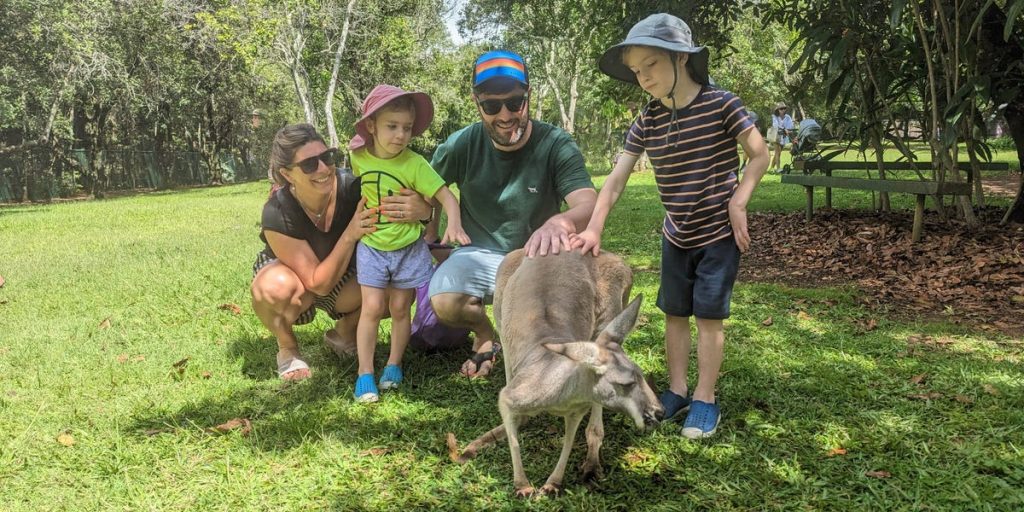 نحن ننفق كل ما لدينا من PTO وميزانية السفر لزيارة العائلة. أشعر بالغيرة من الأصدقاء الذين يمكنهم أخذ إجازات حقيقية.