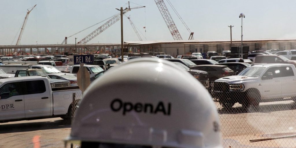 تطلب OpenAI من الحكومة الفيدرالية المساعدة في توسيع نطاق هائل لشبكة مراكز البيانات الخاصة بها