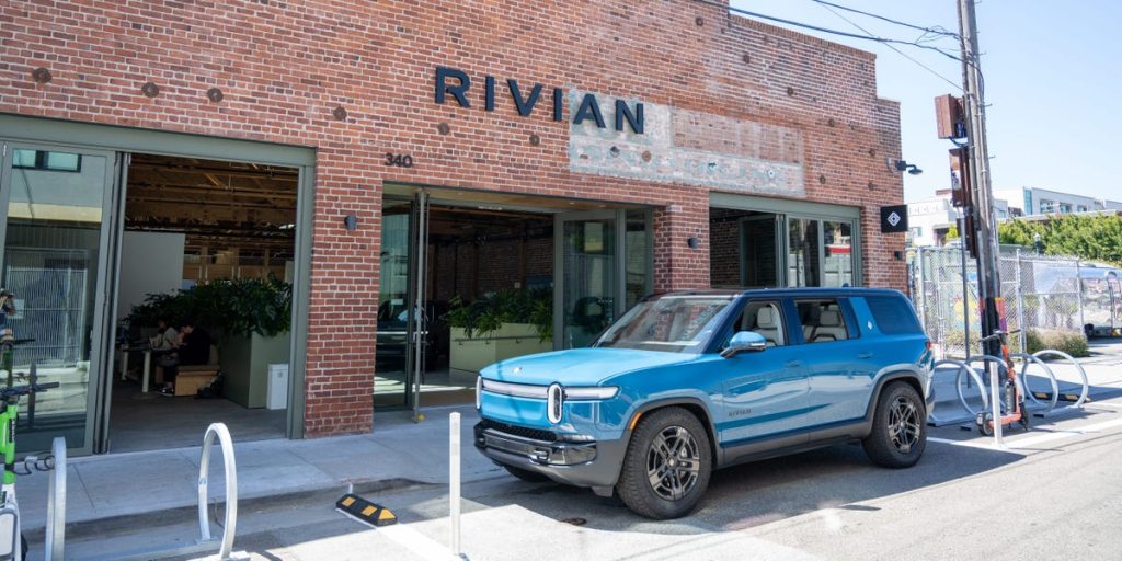 هذه هي حزمة نهاية الخدمة التي تقدمها Rivian لأكثر من 600 موظف تم تسريحهم من وظائفهم
