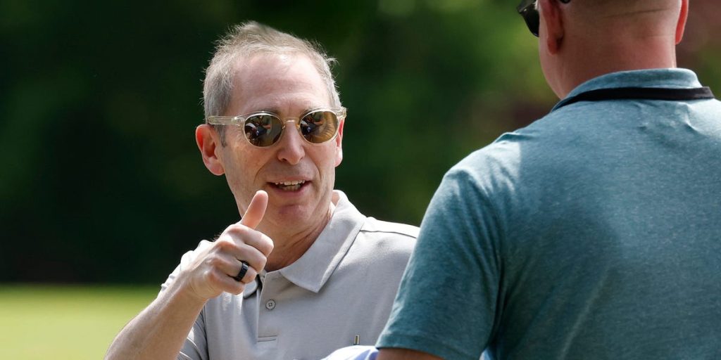 يقول الرئيس التنفيذي لشركة أمازون إن تخفيض الوظائف البالغ عددها 14000 لم يكن مدفوعًا بالتكاليف أو الذكاء الاصطناعي: “الأمر يتعلق بالثقافة”