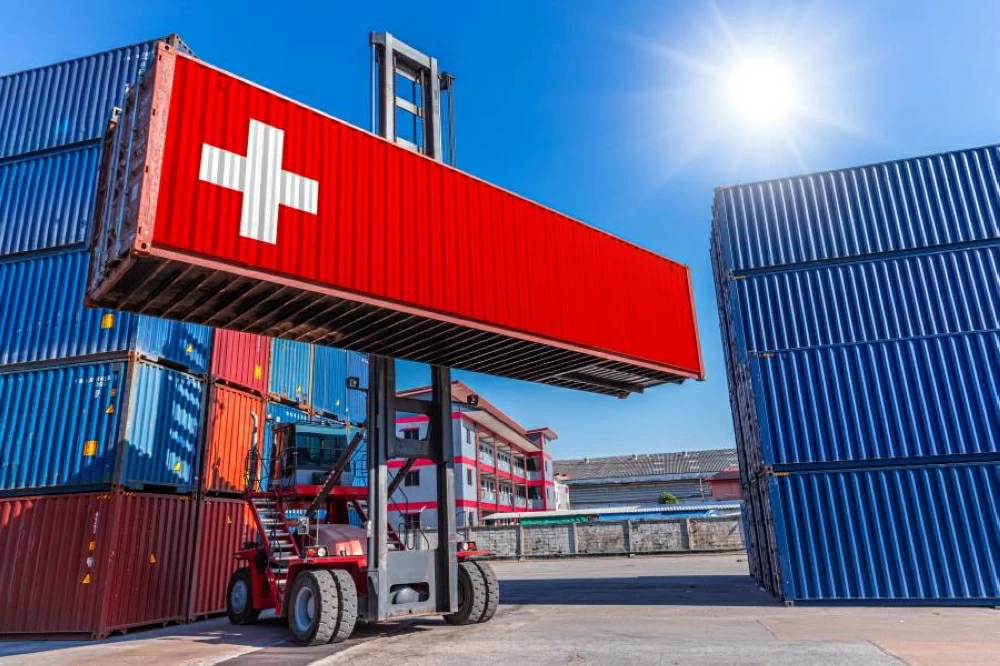 سويسرا تتوصل إلى اتفاق لخفض الرسوم الجمركية الأميركية من 39% إلى 15%