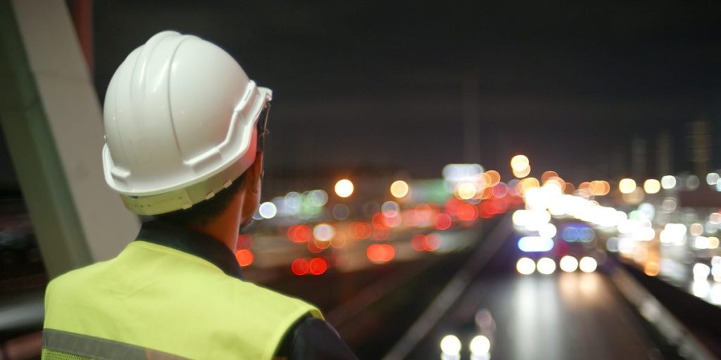 الوظائف التي يعمل فيها العمال على مدار الساعة في وقت متأخر من الليل وفي الصباح الباكر