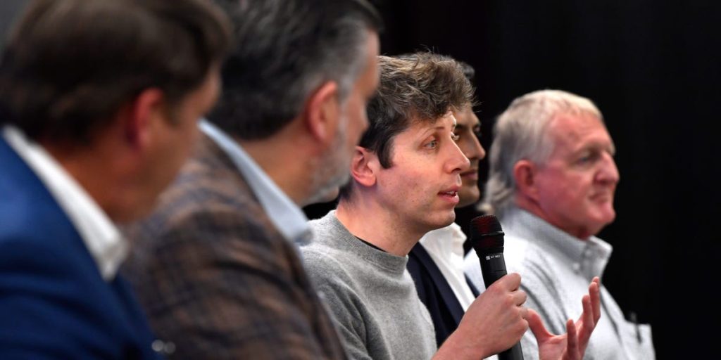 هل أعلن Sam Altman للتو عن خدمة سحابية OpenAI؟