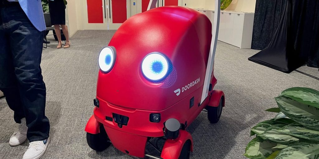 تقول شركات Uber وLyft وDoorDash إنها بحاجة إلى زيادة الإنفاق على تكنولوجيا القيادة الذاتية