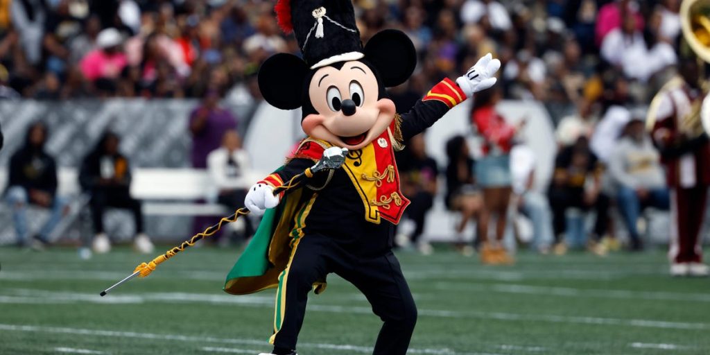 إليك من يفوز في حرب العلاقات العامة بين Disney وYouTube TV، ولماذا