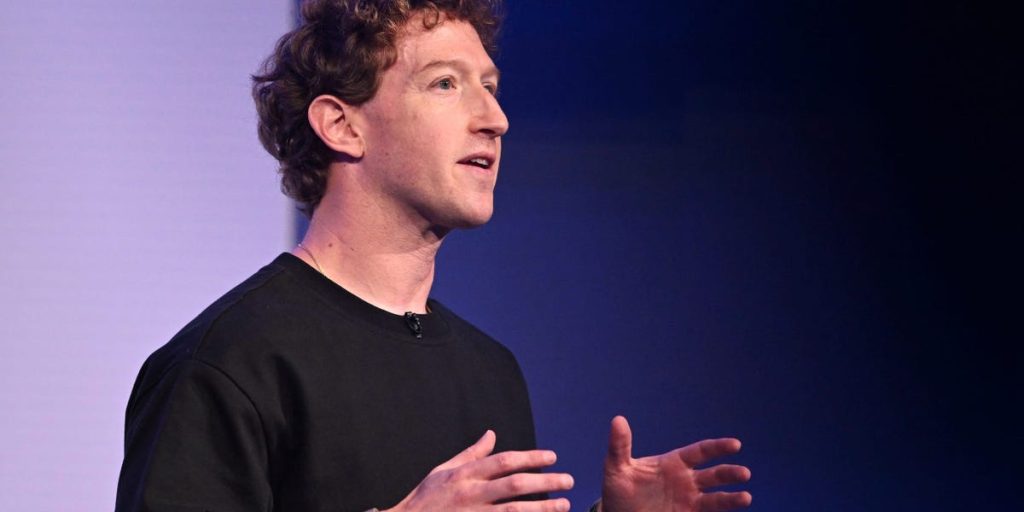 يستخدم مديرو منتجات Meta مهارة شائعة بشكل متزايد لتصميم تطبيقات لمارك زوكربيرج