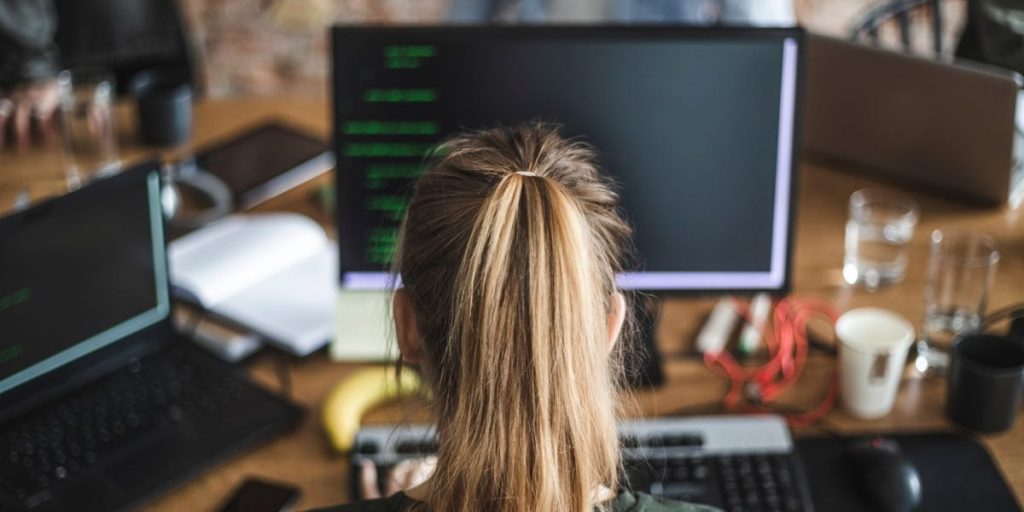 أصبحت كلمة Vibe-coding الآن كلمة رسمية في القاموس