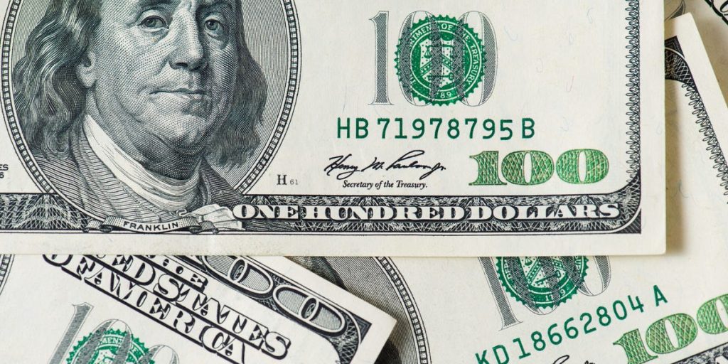 مقاطعة كوك، بما فيها شيكاغو، تجعل برنامج الدخل الأساسي مضمون (Guaranteed Minimum Income) دائمًا.