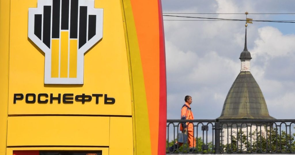 الطاقة الدولية ترى تهديداً بانخفاض إنتاج النفط الروسي بسبب العقوبات الأميركية