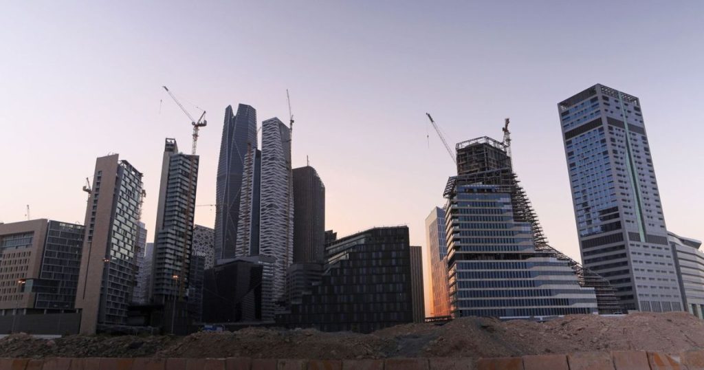 S&P: صناديق الريت السعودية أمام فرص نمو رغم تضخم التكاليف وضعف التدفقات