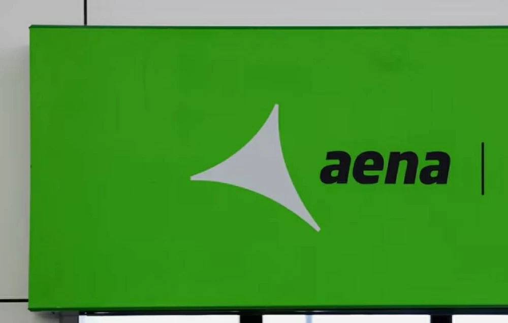 «آينا» الإسبانية تتوسع في بريطانيا عبر صفقة مطارات بقيمة 360 مليون دولار