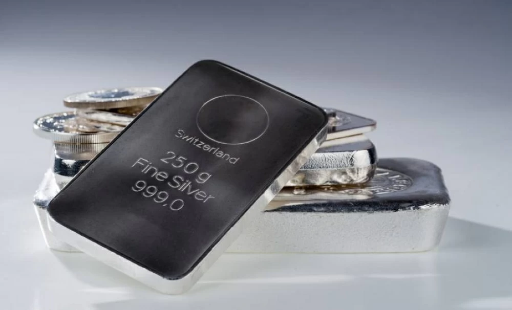 الفضة تتجاوز مستوى 76 دولاراً لأول مرة على الإطلاق