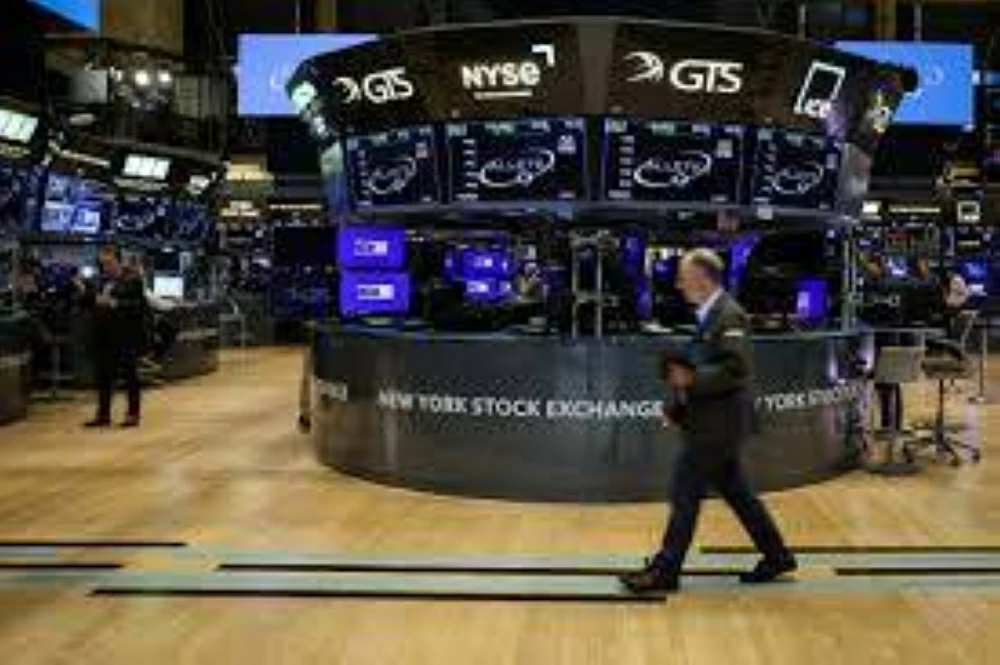 وول ستريت تغلق قرب أعلى مستوياتها على الإطلاق في أول جلسة بعد عيد الميلاد