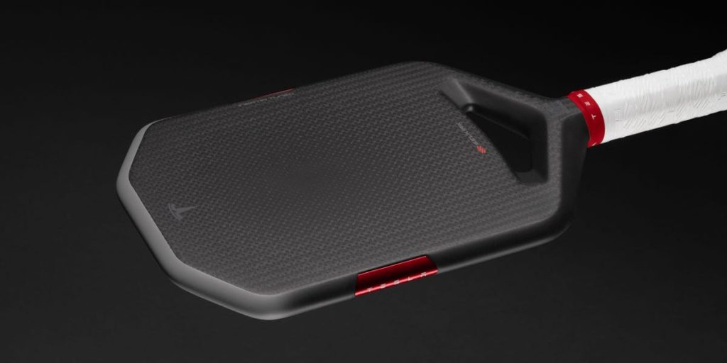 تطلق تسلا مضرب (بيكليبول) بسعر 350 دولارًا، وهو ليس سيارة ولا يعمل بالكهرباء.