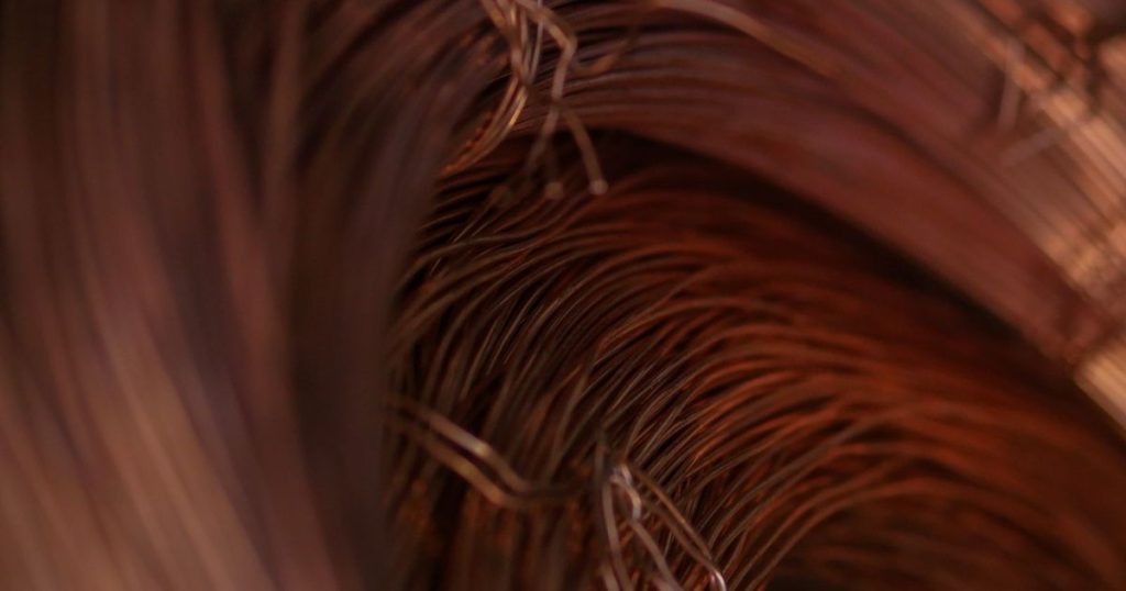 سعر النحاس يقفز لمستوى قياسي وسط تفاؤل التوقعات ومخاوف الإمدادات