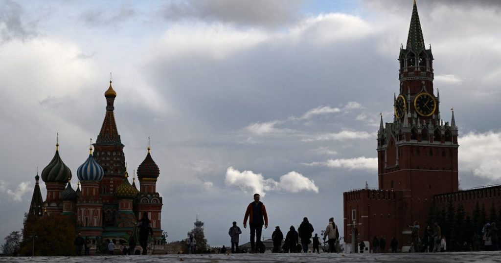 روسيا تصدر أول سندات مقومة باليوان مع اتساع العجز المالي بسبب الحرب