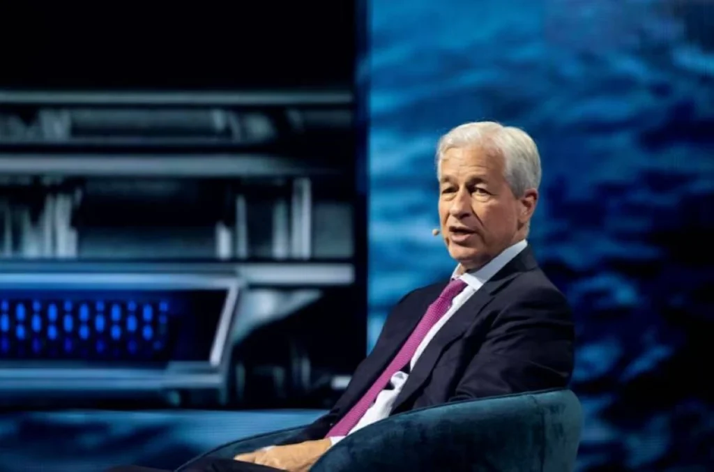 ترامب يقاضي جي بي مورغان بـ5 مليارات دولار