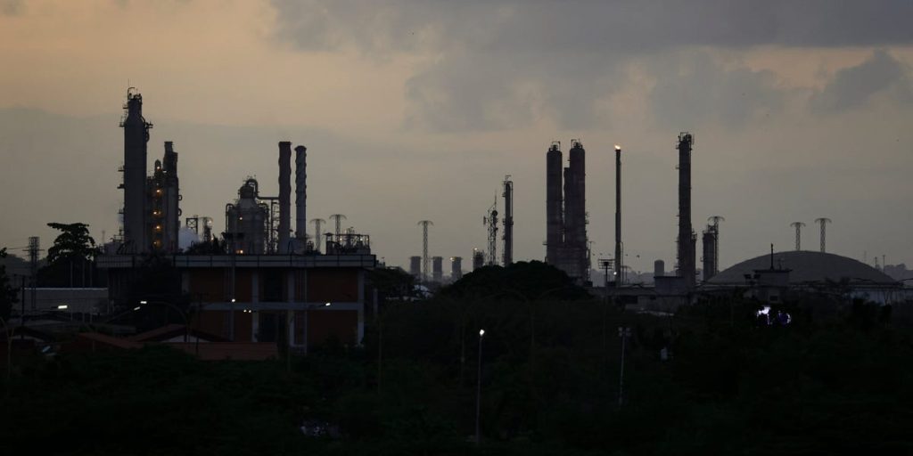 الدول الأكثر امتلاكًا لاحتياطيات النفط، وترتيب فنزويلا.