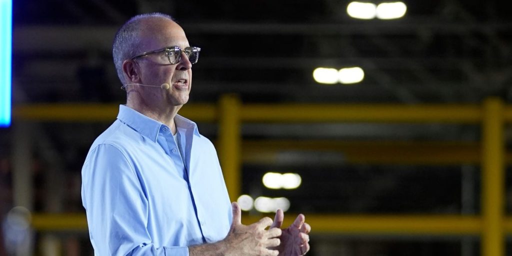 فورد: إنتاج تقنية القيادة الذاتية داخليًا أرخص من الترخيص.